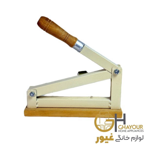 گردو شکن دسته چوبی